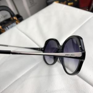 Фото Аксессуары Miu Miu Sunglasses Round Reveal Black