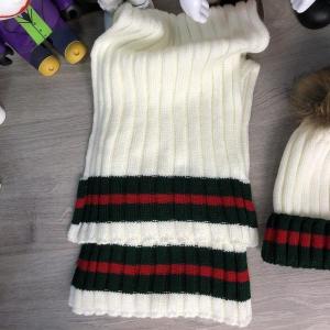 Фото Аксессуары Gucci Winter Hat Knitted Pompon and Scarf Web Milky