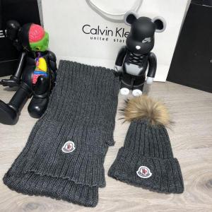 Фото Аксессуары Moncler Winter Hat Knitted Pompon and Scarf Dark Gray