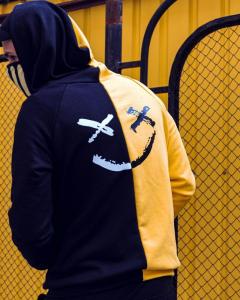 Фото Одежда Двуцветный худи Be Happy черно-желтое