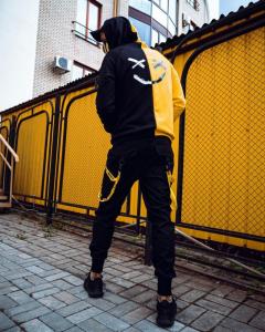 Фото Одежда Двуцветный худи Be Happy черно-желтое