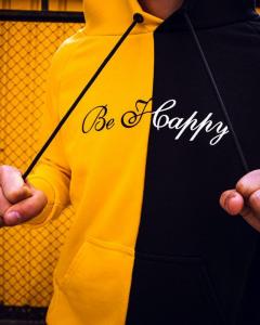 Фото Одежда Двуцветный худи Be Happy черно-желтое