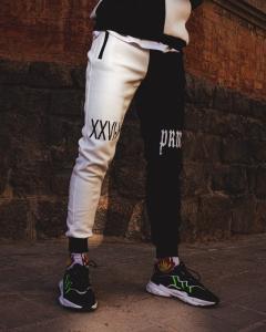 Фото Одежда Теплые спортивные штаны Sad Smile (черно-белый)