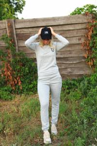 Фото Одежда Женский костюм серый Ангора