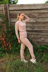 Фото Одежда Женский костюм персик Ангора