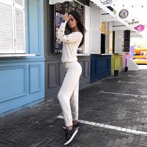 Фото Одежда Женский вязяный комплект бежевый