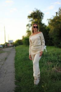 Фото Одежда Женский вязяный комплект бежевый