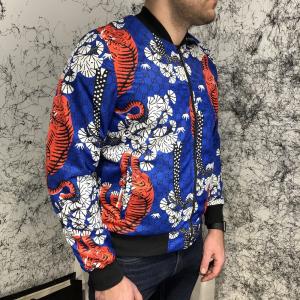 Фото Одежда Gucci Flora Tiger Print Silk Bomber Jacket Blue