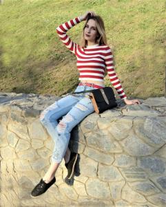 Фото  Женская сумка из кожи и дерева 