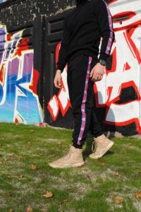 Фото  Штаны утеплённые чёрные с лампасами Champion