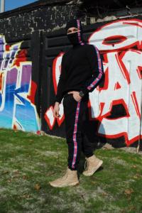 Фото  Штаны утеплённые чёрные с лампасами Champion