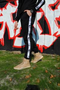 Фото  Штаны утеплённые чёрные с лампасами The North Face