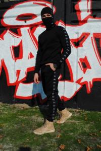 Фото  Штаны утеплённые чёрные с лампасами Stussy