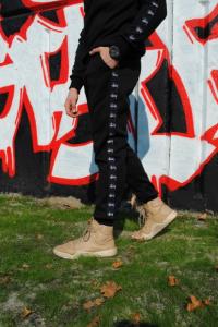 Фото  Штаны утеплённые чёрные с лампасами Stussy