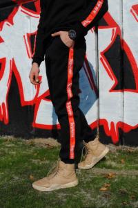 Фото  Штаны утеплённые чёрные с лампасами Supreme