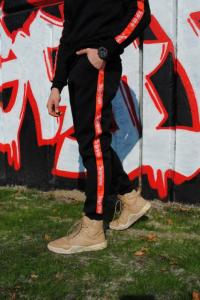 Фото Штаны утеплённые чёрные с лампасами Supreme