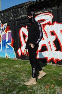 Фото Шапки, кепки Шапка чёрная с лампасом Quest Wear