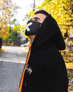 Фото Одежда Двухцветный худи Be Happy черно-оранжевый