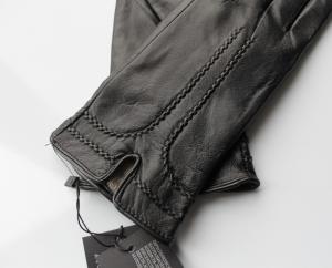 Фото  Женские кожаные перчатки черные