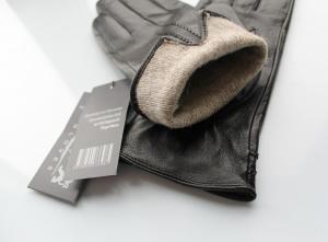 Фото  Женские кожаные перчатки черные