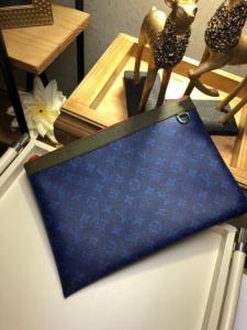 Фото Сумки Louis Vuitton Pochette Voyage MM Monogram Pacific Blue/Red