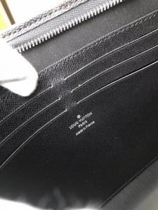 Фото Сумки Louis Vuitton Pochette Voyage MM Epi Noir