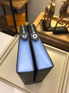 Фото Сумки Louis Vuitton Pochette Voyage MM Epi Noir