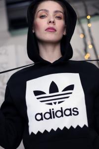 Фото Одежда Толстовка утепленная Adidas черная с белым