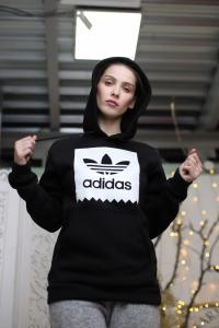 Фото Одежда Толстовка утепленная Adidas черная с белым