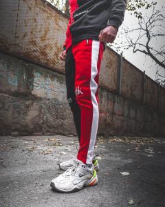 Фото Одежда Теплые спортивные штаны Joker черно-красные