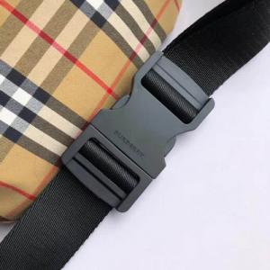 Фото Сумки Burberry Medium Vintage Check Bonded Cotton Bum Bag