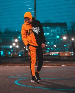 Фото  Теплые спортивные штаны Be Happy черно-оранжевые