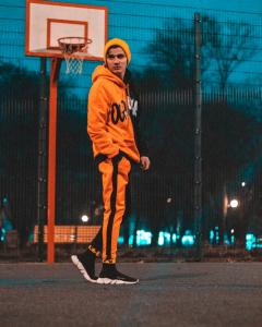 Фото  Теплые спортивные штаны Be Happy черно-оранжевые