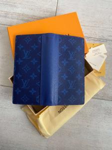 Фото Сумки Бумажник Louis Vuitton Brazza Cobalt Monogram Pacific