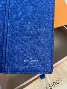 Фото Сумки Бумажник Louis Vuitton Brazza Cobalt Monogram Pacific