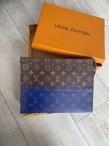 Фото Сумки Клатч Louis Vuitton Pochette Voyage MM Monogram Pacific