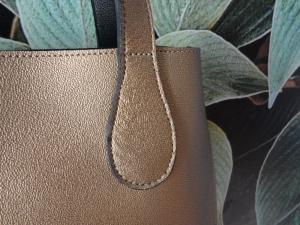 Фото  Женская кожаная сумка 