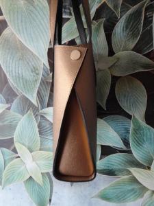 Фото  Женская кожаная сумка 