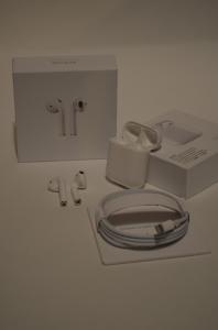 Фото  Наушники беспроводные Airpods 2 лучшая копия с блютуз настройками