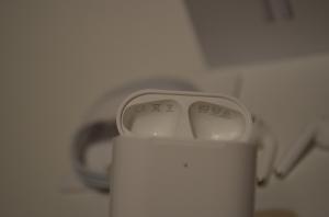 Фото  Наушники беспроводные Airpods 2 лучшая копия с блютуз настройками