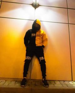 Фото Одежда Теплое унисекс худи Sad Smile (Черно-Желтый)