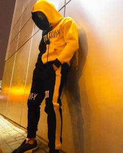 Фото Одежда Теплое унисекс худи Sad Smile (Черно-Желтый)