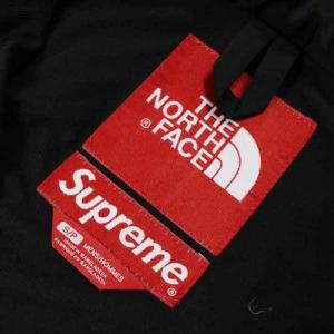 Фото  Рефлективная Куртка Supreme x The north face 