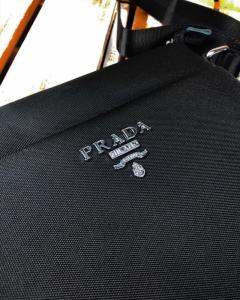 Фото Сумки Сумка мессенджер Prada Textile Black