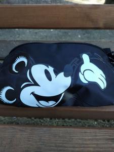 Фото Сумки Женская поясная сумка, бананка adidas originals Mickey Black
