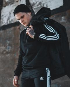 Фото Одежда Куртка весенняя мужская Adidas Originals черная