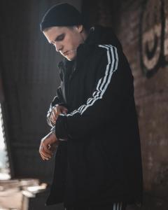 Фото Одежда Куртка весенняя мужская Adidas Originals черная