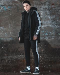 Фото Одежда Куртка весенняя мужская Adidas Originals черная