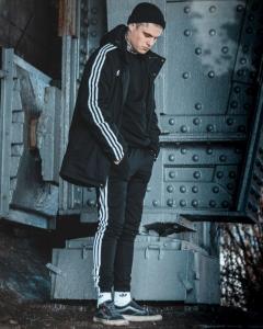 Фото Одежда Куртка весенняя мужская Adidas Originals черная