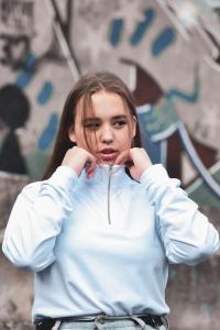 Фото Одежда Свитшот женский с замком белый DNK - HALF ZIP